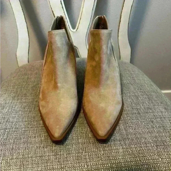 Vince Camuto Gradina Ankle Bootie Size 9M - Picture 3 of 9